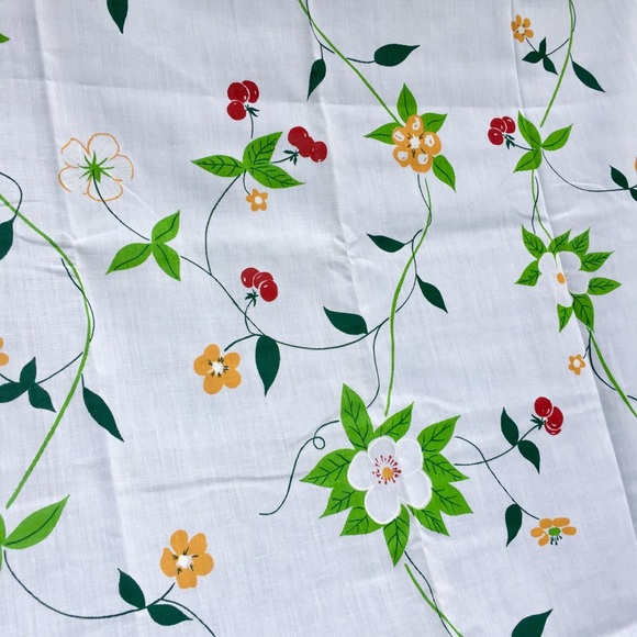 🍒 VINTAGE “Cherry Trellis” CURTAINS! - Picture 6 of 10